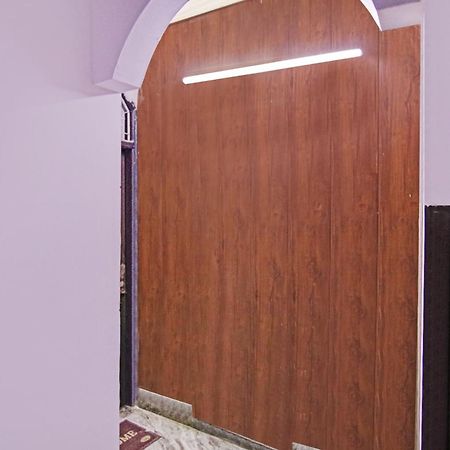Flagship Hotel Decent Stay Near Pvr Vikaspuri Delhi Yeni Delhi Dış mekan fotoğraf