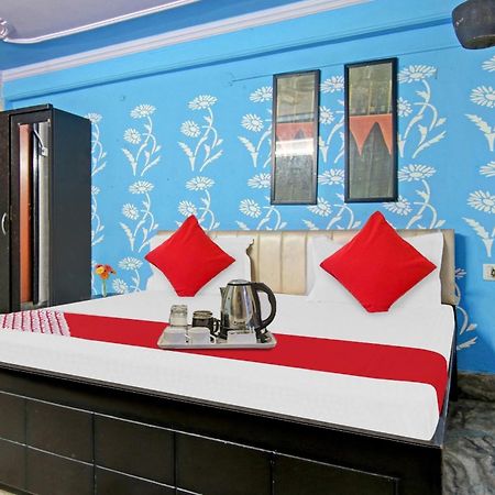 Flagship Hotel Decent Stay Near Pvr Vikaspuri Delhi Yeni Delhi Dış mekan fotoğraf