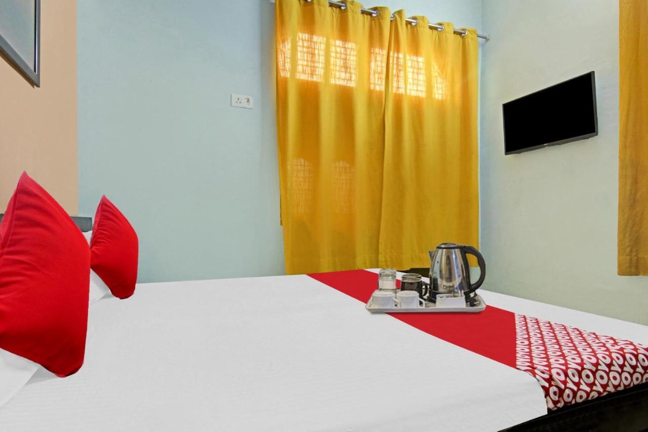Flagship Hotel Decent Stay Near Pvr Vikaspuri Delhi Yeni Delhi Dış mekan fotoğraf