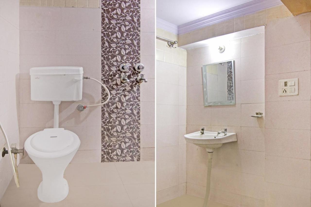 Flagship Hotel Decent Stay Near Pvr Vikaspuri Delhi Yeni Delhi Dış mekan fotoğraf