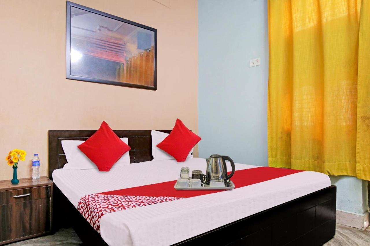 Flagship Hotel Decent Stay Near Pvr Vikaspuri Delhi Yeni Delhi Dış mekan fotoğraf