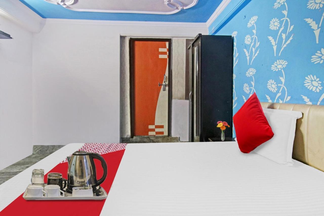 Flagship Hotel Decent Stay Near Pvr Vikaspuri Delhi Yeni Delhi Dış mekan fotoğraf