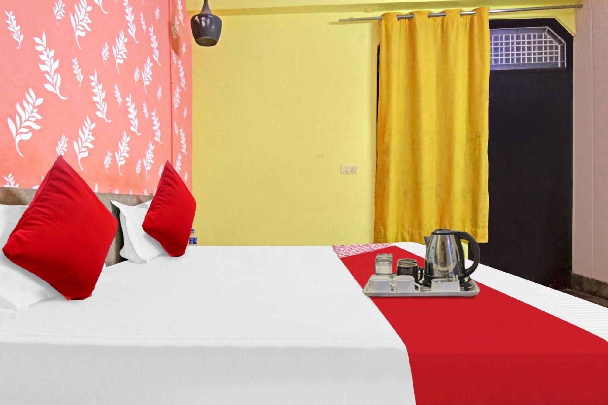 Flagship Hotel Decent Stay Near Pvr Vikaspuri Delhi Yeni Delhi Dış mekan fotoğraf