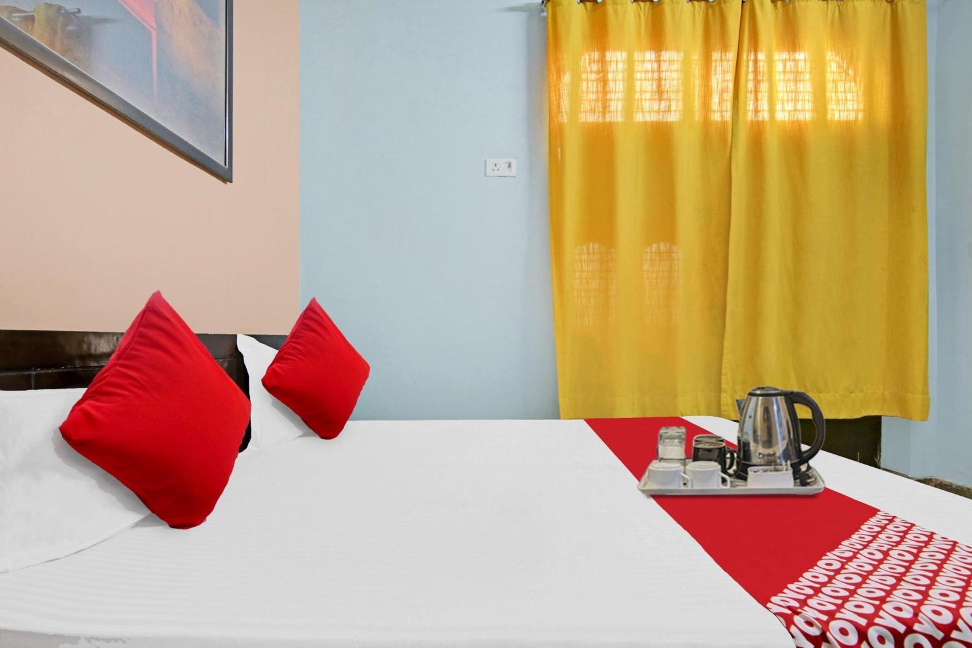 Flagship Hotel Decent Stay Near Pvr Vikaspuri Delhi Yeni Delhi Dış mekan fotoğraf